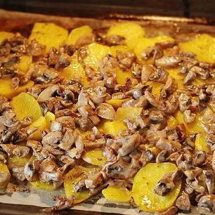 Рецепт Грибов со свининой и картофелем в духовке