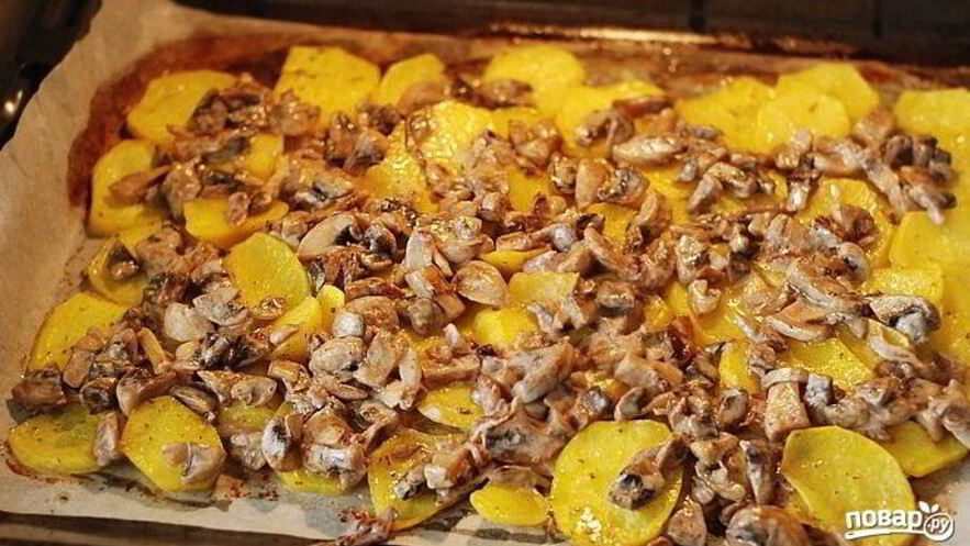 Рецепт грибов со свининой и картофелем в духовке