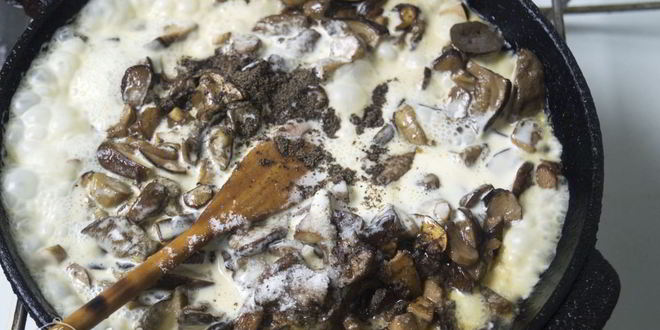 Рецепт грибов в сметане под сыром