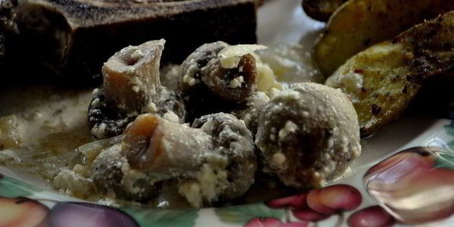 Рецепт грибов, запеченных в сметане с луком