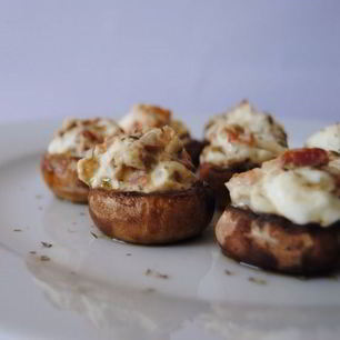 Рецепт Шампиньонов фаршированных беконом под сырной корочкой