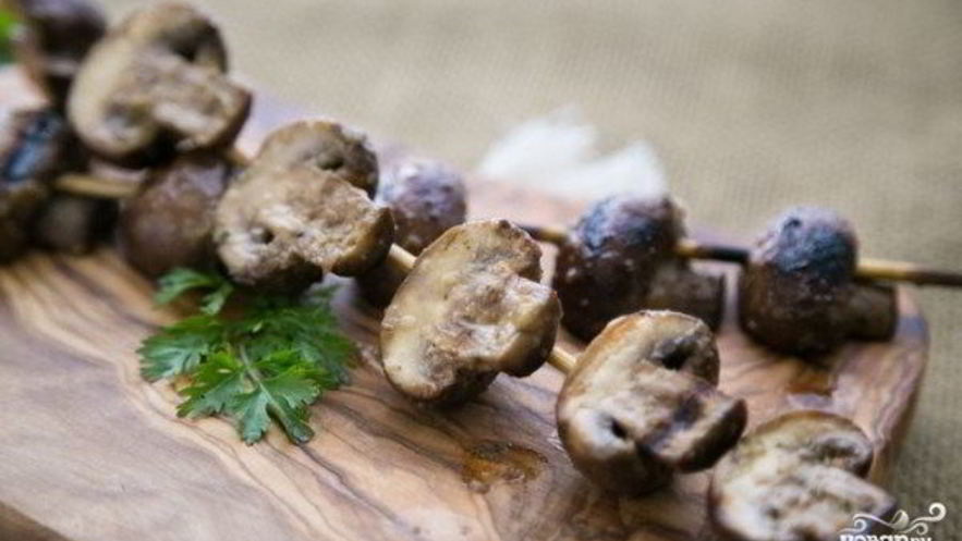 Рецепт шампиньонов на шпажках