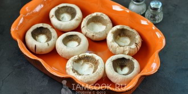 Рецепт шампиньонов, запеченных с перепелиными яйцами