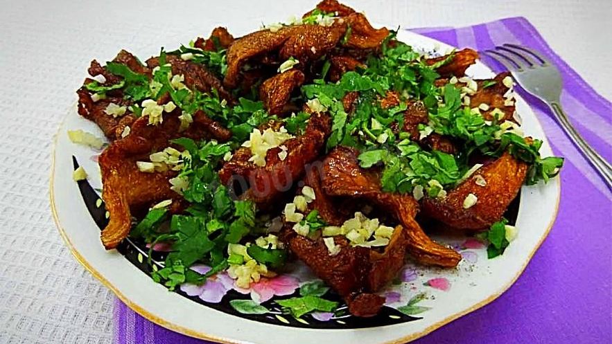 Рецепт жареных грибов с чесноком