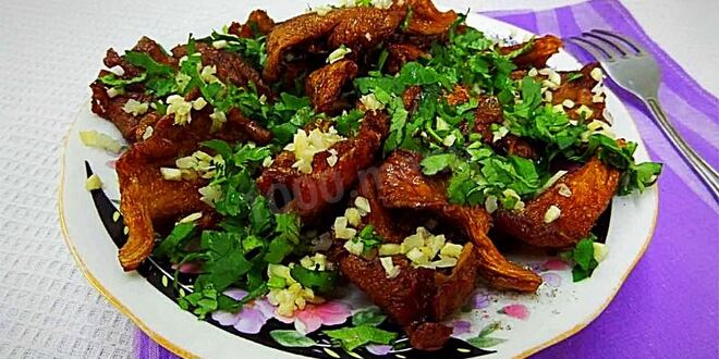 Рецепт жареных грибов с чесноком