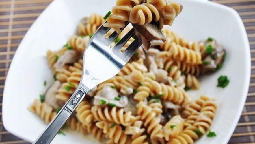 Рецепт жареных грибов с макаронами