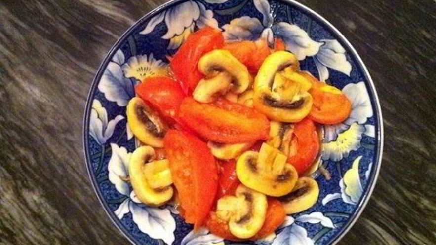 Рецепт жареных грибов с помидорами