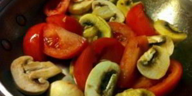 Рецепт жареных грибов с помидорами