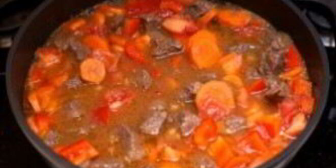 Рецепт гуляша из говядины с картошкой