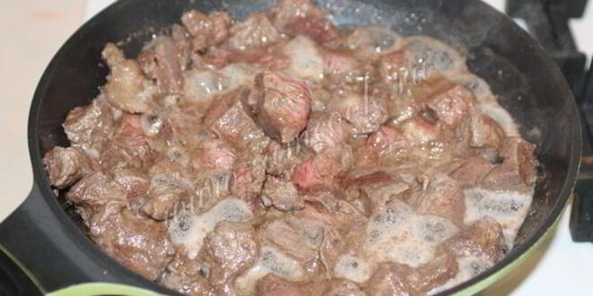 Рецепт гуляша из говядины с подливкой