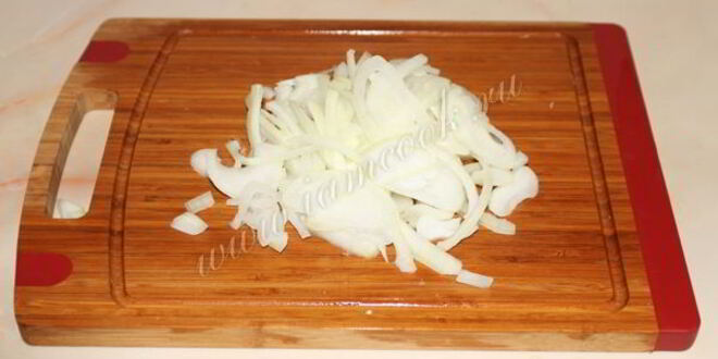 Рецепт гуляша из курицы с подливкой