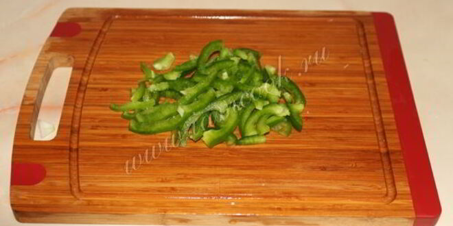 Рецепт гуляша из курицы с подливкой