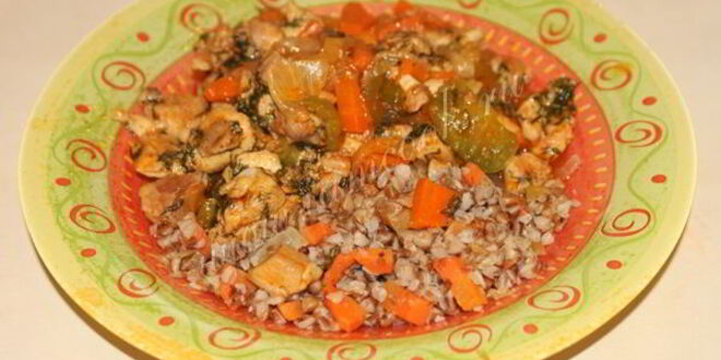 Рецепт гуляша из курицы с подливкой