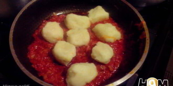 Рецепт картофельных клецек в соусе с луком-пореем