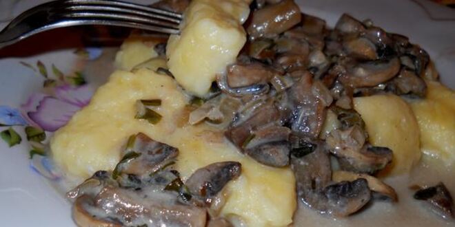 Рецепт картофельных ньокков с грибной подливкой