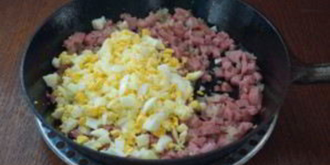 Рецепт картофельных котлет с колбасой