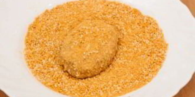 Рецепт котлет из индейки, жаренные с помидорами и сыром