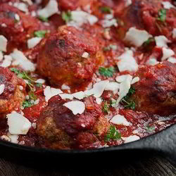 Рецепт Котлет в духовке с подливкой