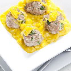 Рецепт Куриных котлет с киноа и яблочным соусом