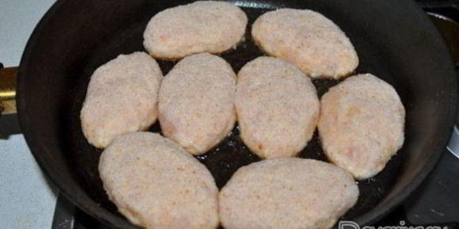 Рецепт куриных котлет с сыром