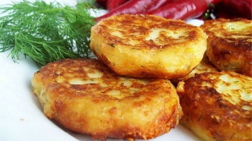Рецепт простых картофельных котлет на сковороде