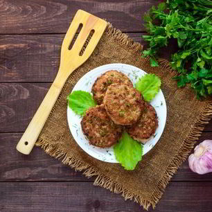 Рецепт Сочных котлет с рукколой