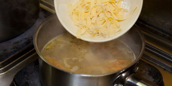 Рецепт куриной лапши с опятами