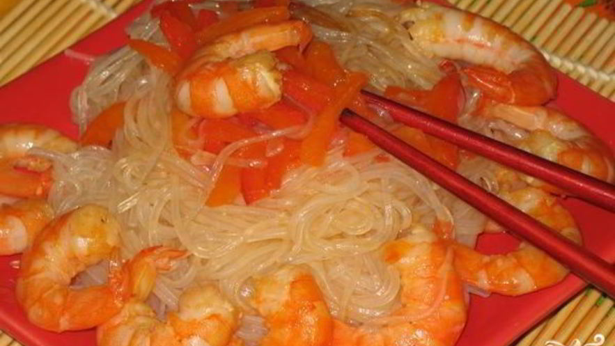 Рецепт лапши с креветками и овощами