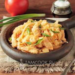 Рецепт Лапши с курицей и сыром на сковороде