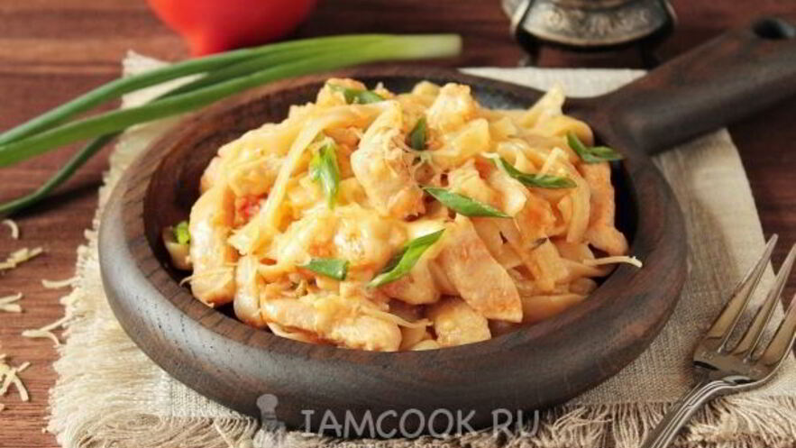 Рецепт лапши с курицей и сыром на сковороде