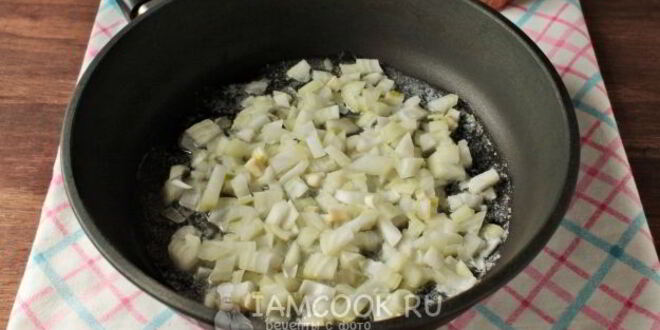 Рецепт лапши с курицей и сыром на сковороде