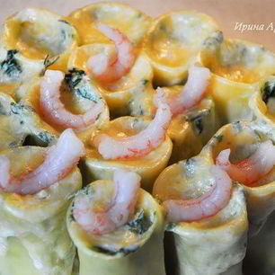 Рецепт Каннеллонь с креветками и шпинатом