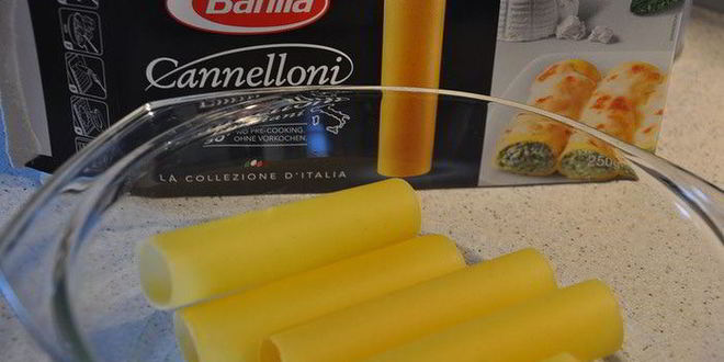 Рецепт каннеллонь с креветками и шпинатом