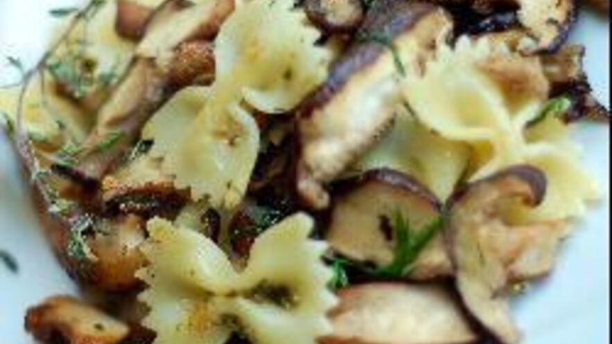 Рецепт макарон бантики с жареными грибами