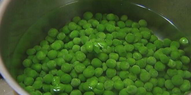 Рецепт макарон-ракушек со спаржей, горохом и беконом