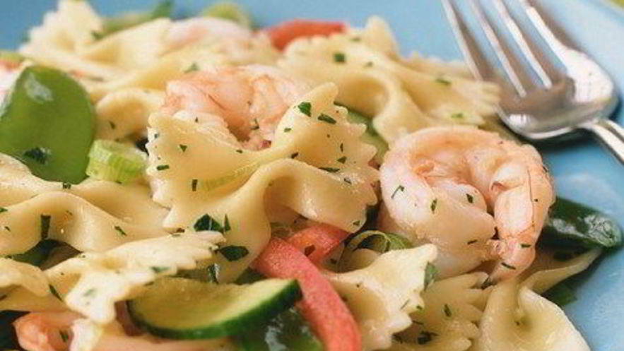 Рецепт пасты фарфалле в сливочном соусе с креветками