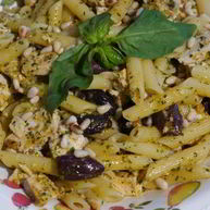 Рецепт Пасты с курицей, оливками и соусом песто