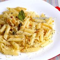 Рецепт Пасты с печеным чесноком, кедровыми орешками и каперсами