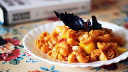 Рецепт Пасты томатной с креветками и овощами