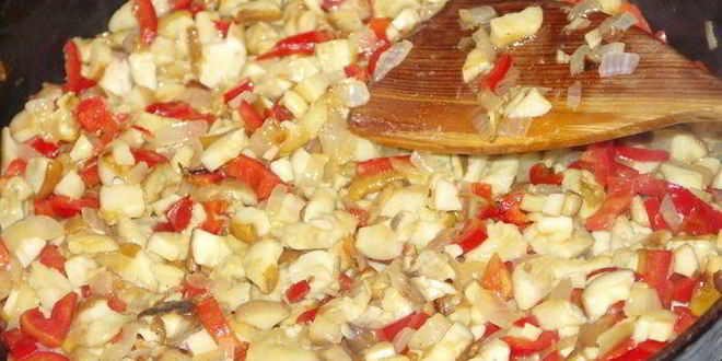 Рецепт спагетти с белыми грибами и болгарским перцем