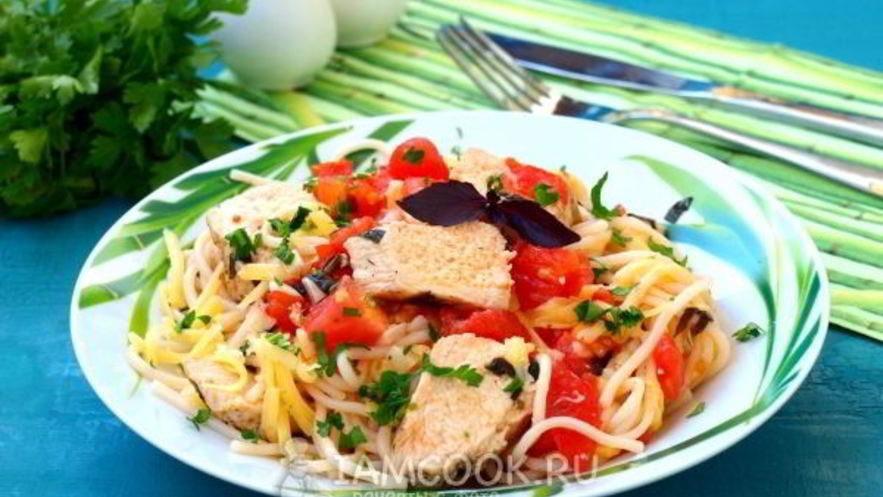 Рецепт спагетти с куриным филе и помидорами