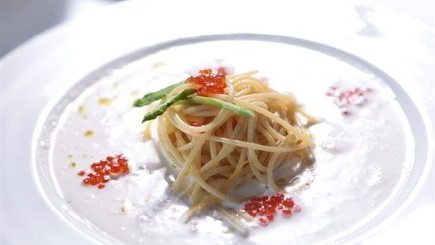 Рецепт спагетти с цедрой апельсина со сливочным соусом и красной икрой