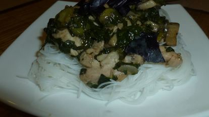 Рецепт Жареной лапши со свининой и шпинатом