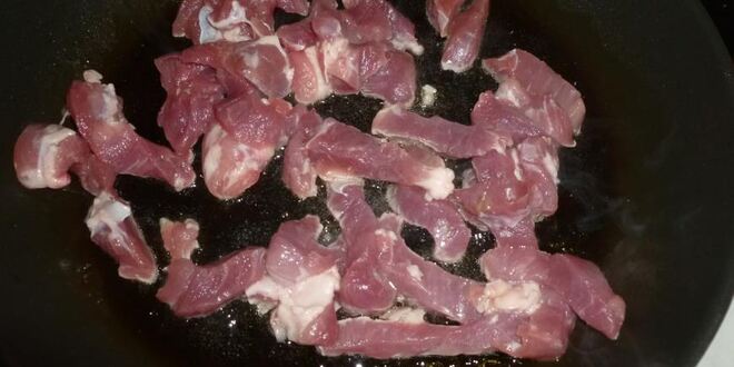 Рецепт жареной лапши со свининой и шпинатом