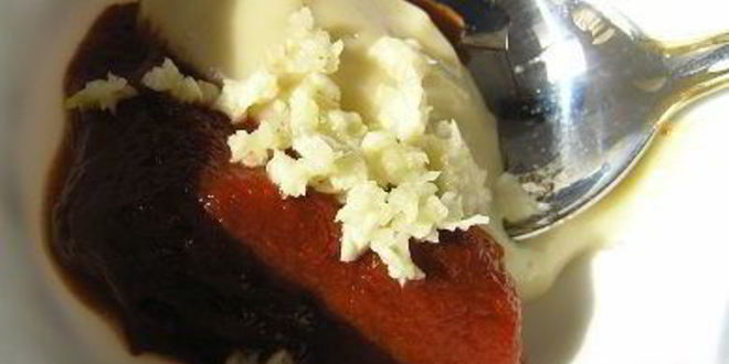 Рецепт мантов с картофельной начинкой и томатно-чесночным соусом