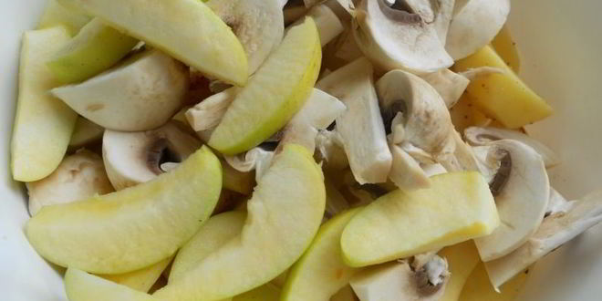 Рецепт картофеля по-французски с яблоком и грибами