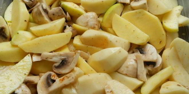 Рецепт картофеля по-французски с яблоком и грибами