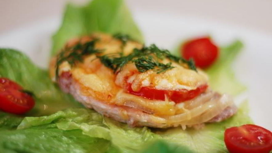 Рецепт мяса по-французски с картофелем и помидорами