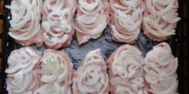 Рецепт мяса по-французски с луком и сыром