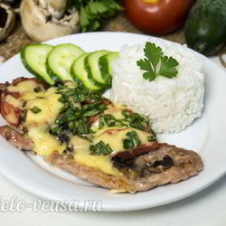 Рецепт Мяса по-французски с помидорами и грибами